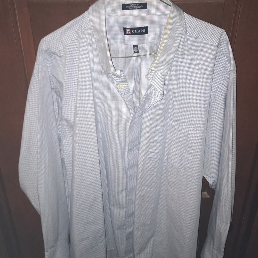 CHAPS men's button down collared shirt